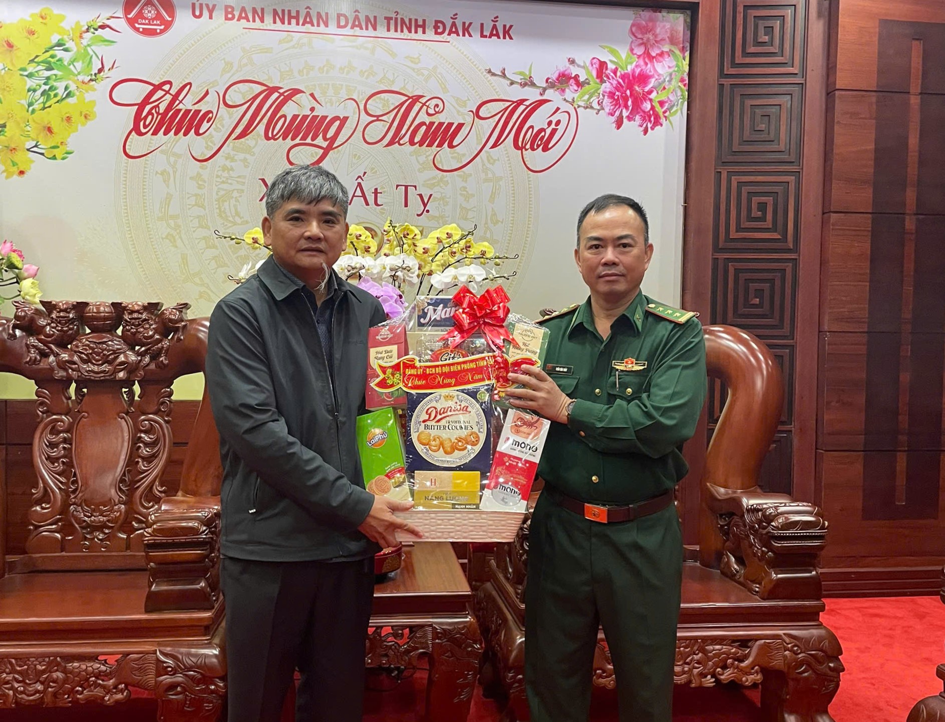 Bộ chỉ huy Bộ đội Biên phòng tỉnh chúc Tết UBND tỉnh Đắk Lắk